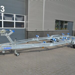 Vlemmix Doppelachs-Bootsanhänger 840x255cm 2700kg
