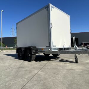 300x150cm - Doppelachsiger gebremster geschlossener Anhänger