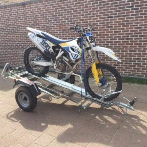 Erde Motorradanhänger für 1 Motorrad/Roller, geeignet zur Heckaufstellung